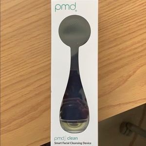 PMD clean smart facial cleansing device